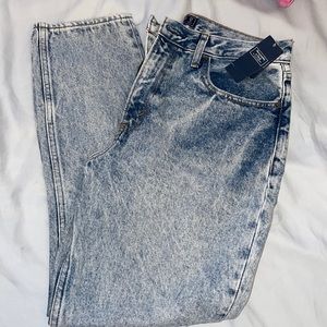 NWT Abercrombie High Rise Mom Jeans